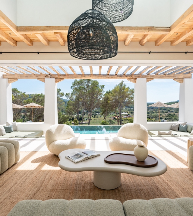 Resa Estates finca blakstad te koop vastgoed Ibiza pool and living space.jpg